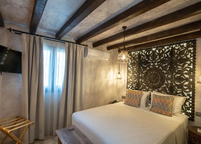 Szálloda Decan Concept Boutique Estate 2*